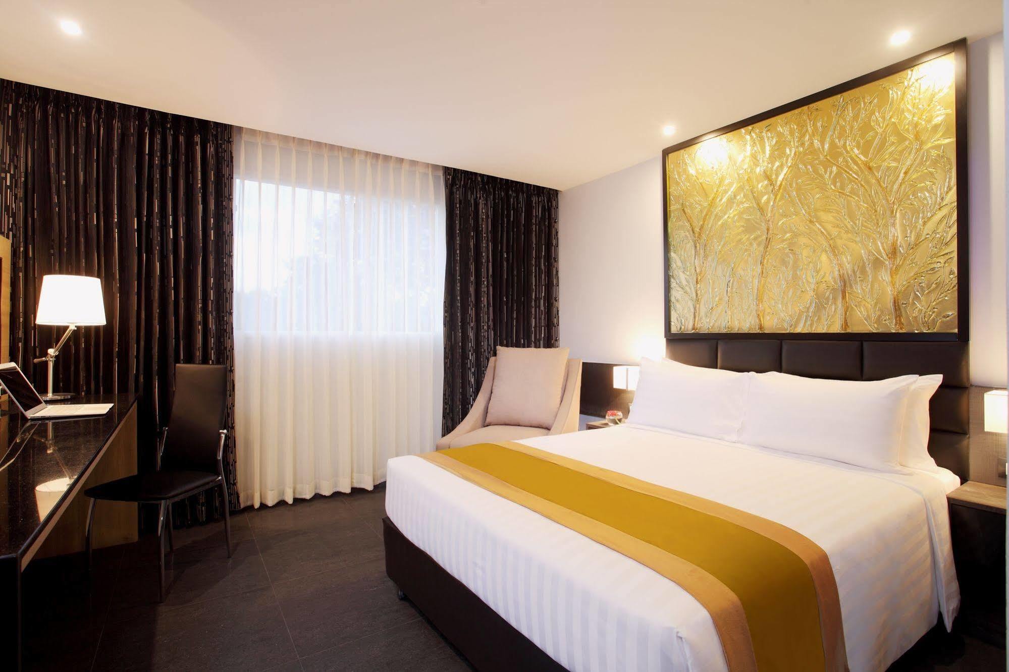 Nova Express Pattaya Hotel Екстер'єр фото