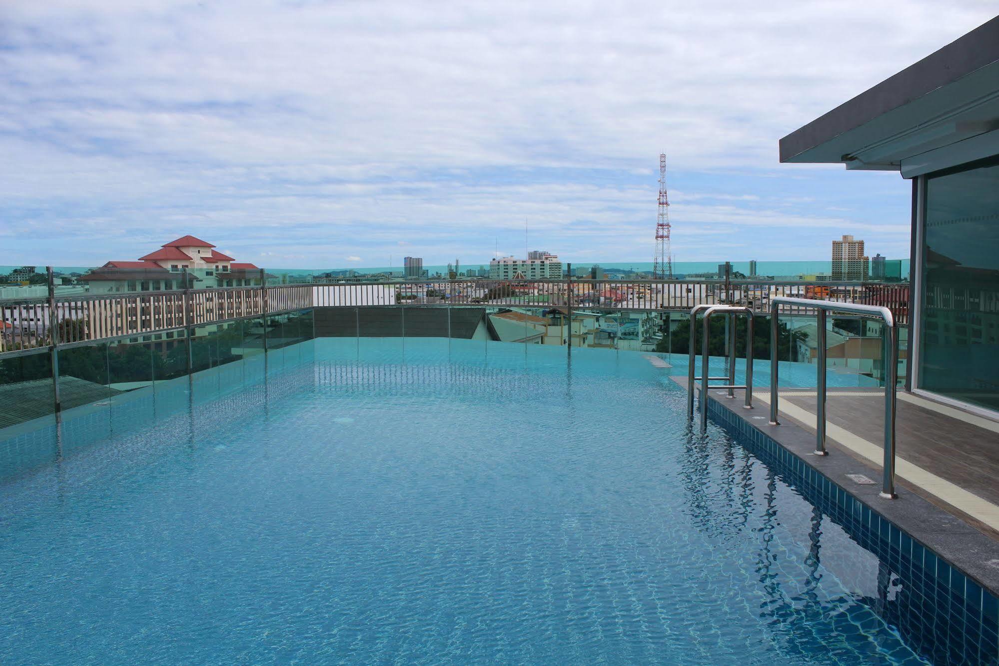 Nova Express Pattaya Hotel Екстер'єр фото