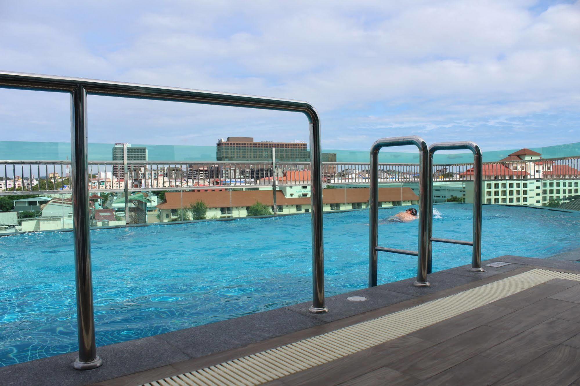 Nova Express Pattaya Hotel Екстер'єр фото