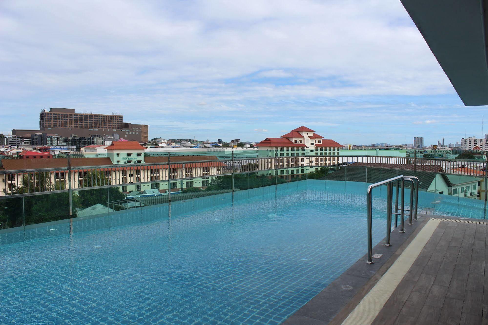 Nova Express Pattaya Hotel Екстер'єр фото